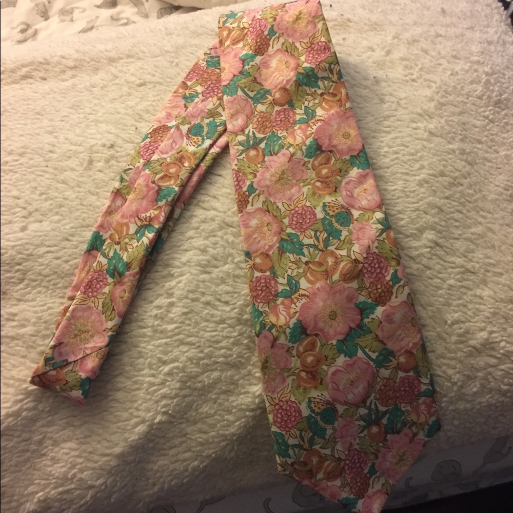 Floral Men’s Tie